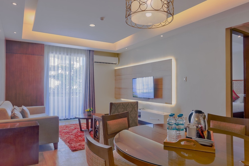 2 Bedroom Suite - Photo 11