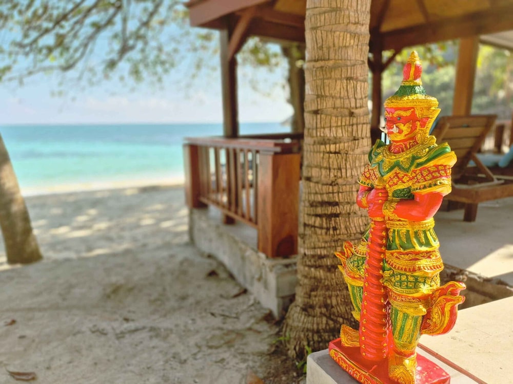 Beachfront Suite - Photo 10