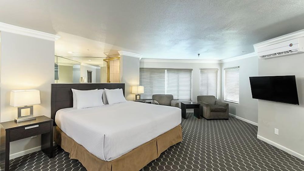 Majestic 1 Bedroom King Suite