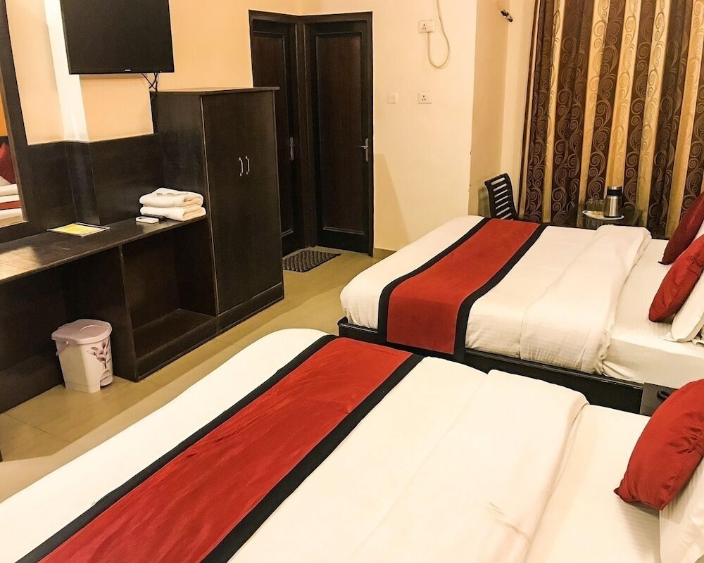 Deluxe Room - Photo 12