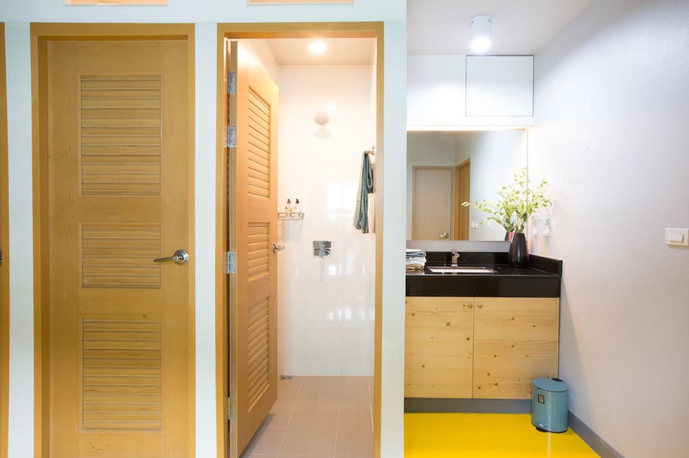 4-Bed Female Dormitory photo 2