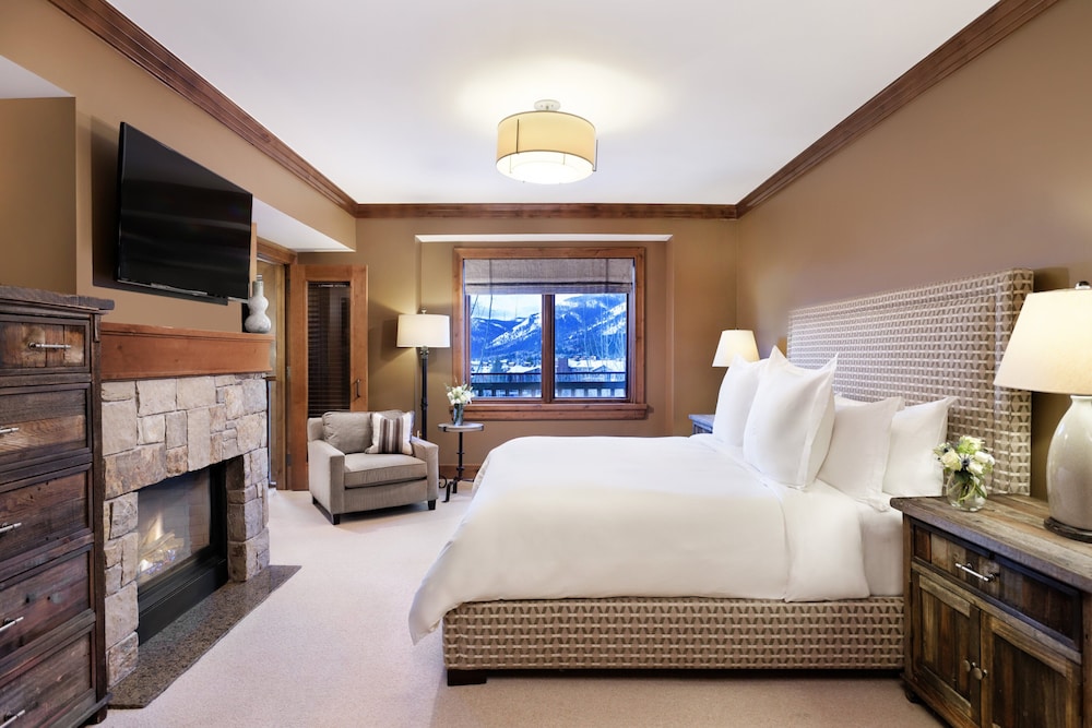 Room, 4 Bedrooms, Non Smoking (The Couloir Residence Slopeside) - Photo 8