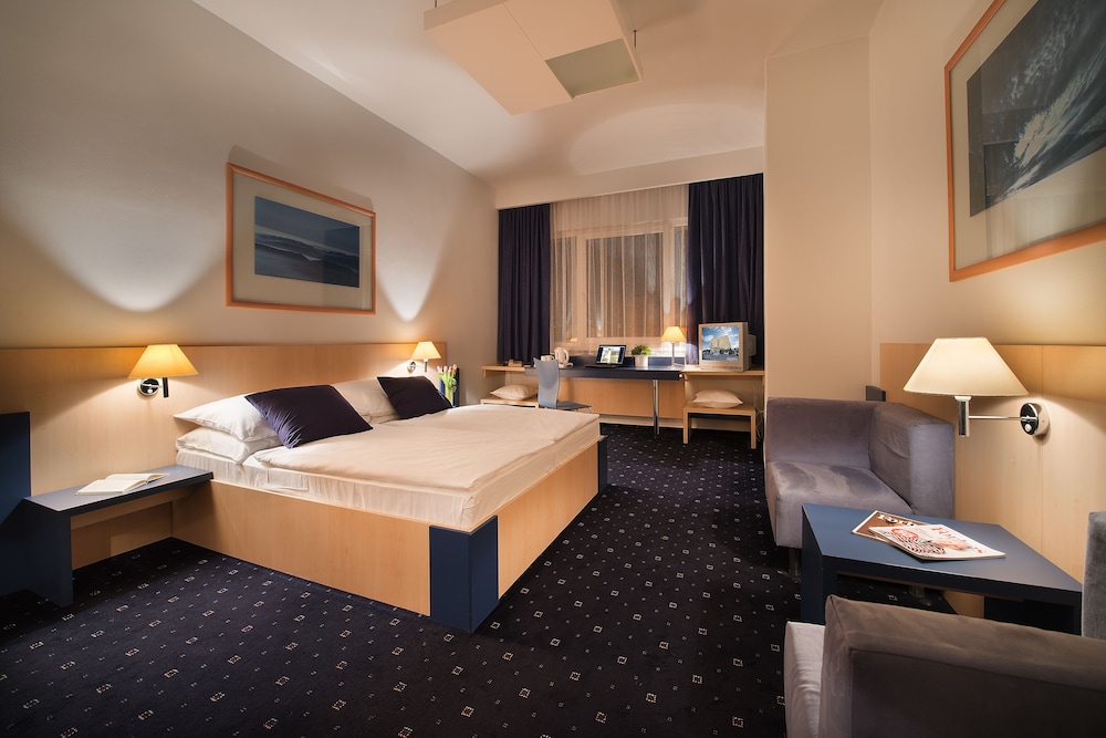Comfort Double or Twin Room, City View