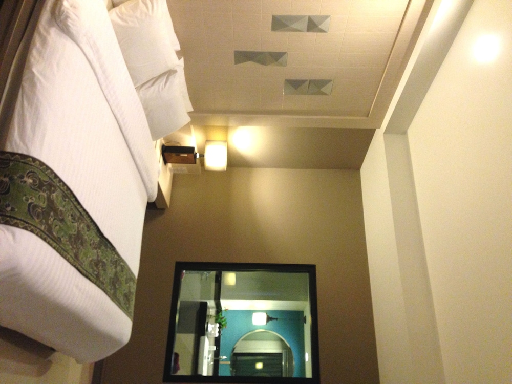 Deluxe Room - Photo 2
