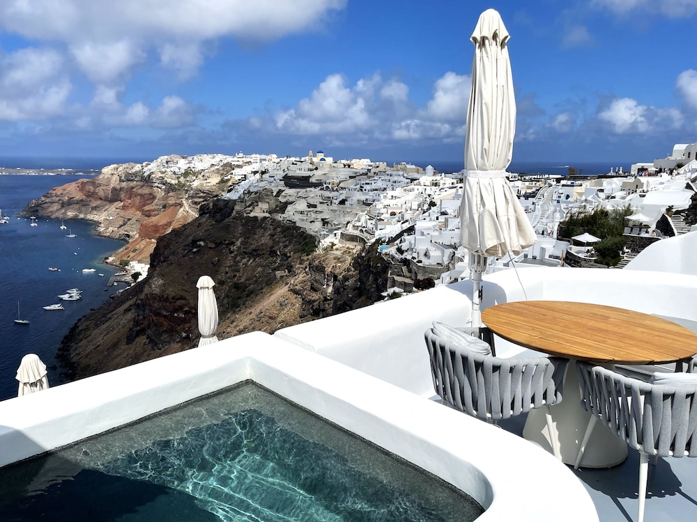 The Boatman's House with Hot Tub & Caldera View - Photo 12