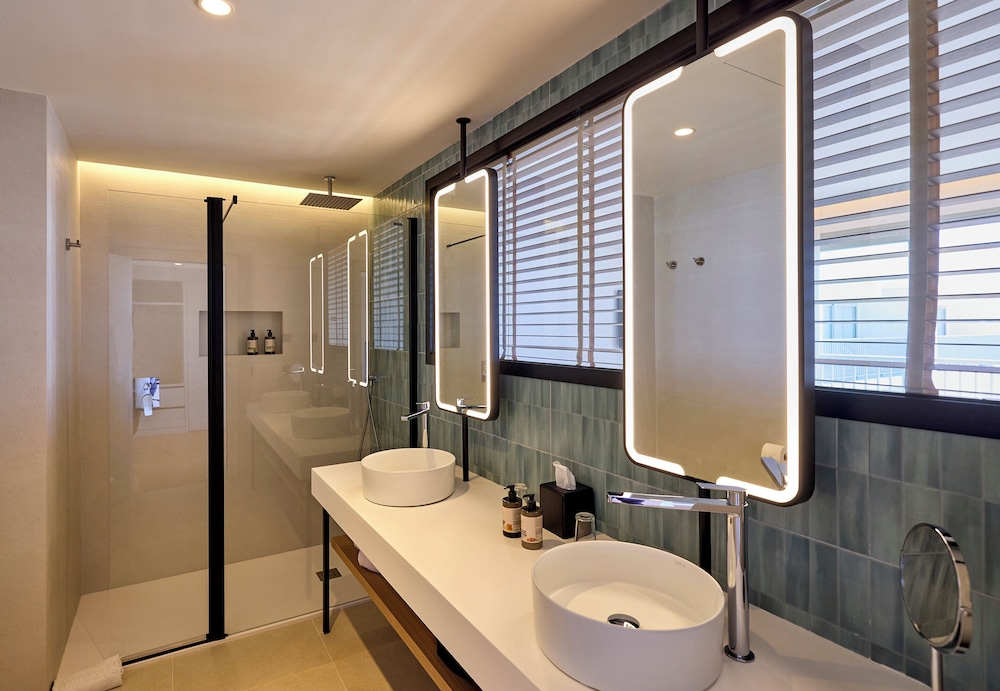 Standard Suite, Balcony, Sea View