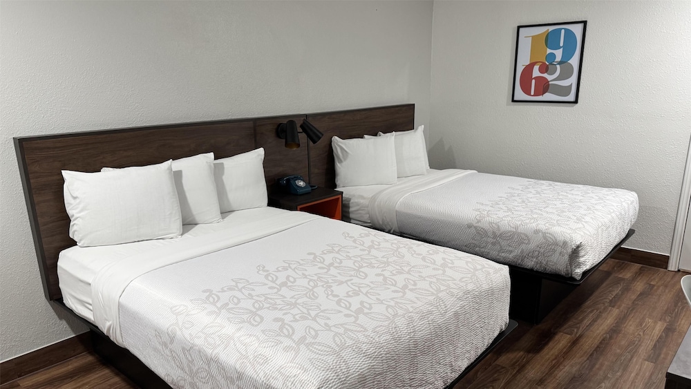 Deluxe Room, 2 Double Beds, Accessible, Non Smoking - Photo 1