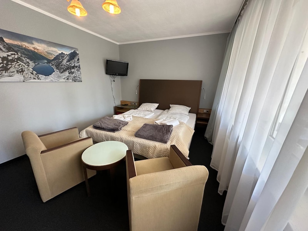Family Studio Suite, 2 Bedrooms, Hill View
