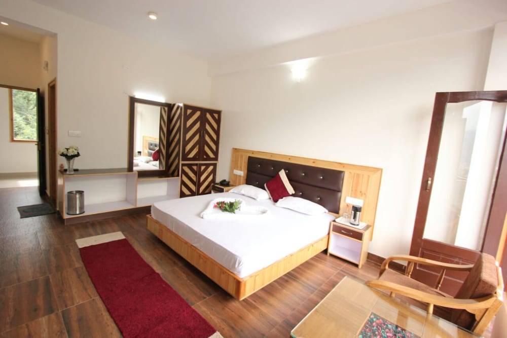 Deluxe Double Room - Photo 9