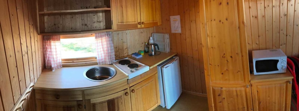 Traditional Cottage, Multiple Beds, Lake View, Lakeside photo 3