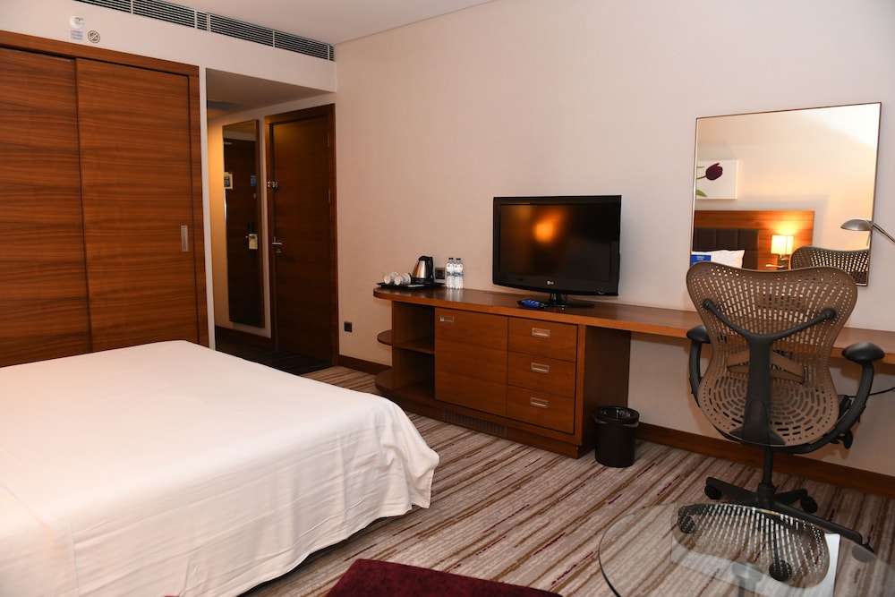 Standard Room, 1 Queen Bed, Accessible