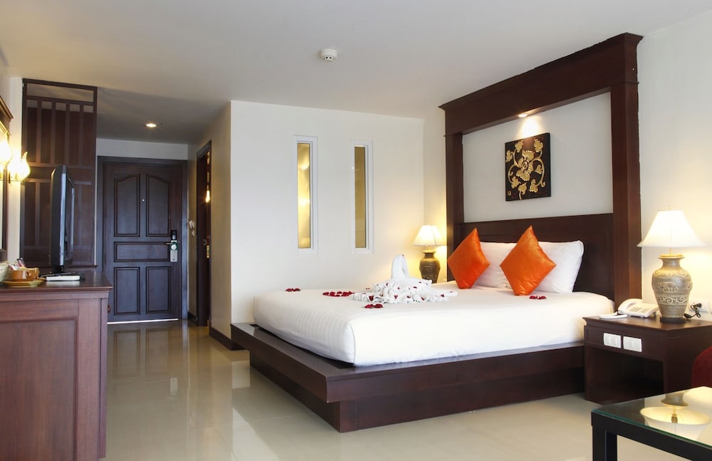 Deluxe Double or Twin Room, Pool Access - Photo 3