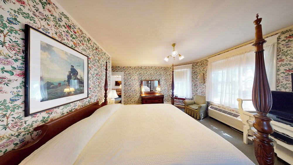 Suite (Main Inn Queen)