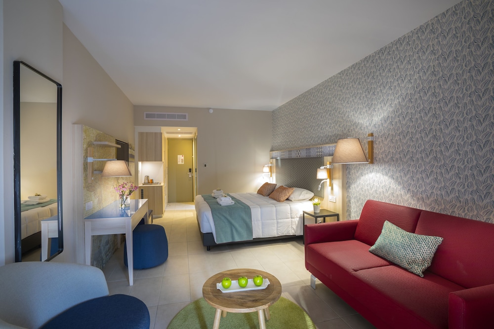 Family Room, Sea View - Photo 5