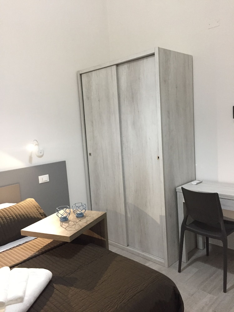 Standard Double Room photo 3