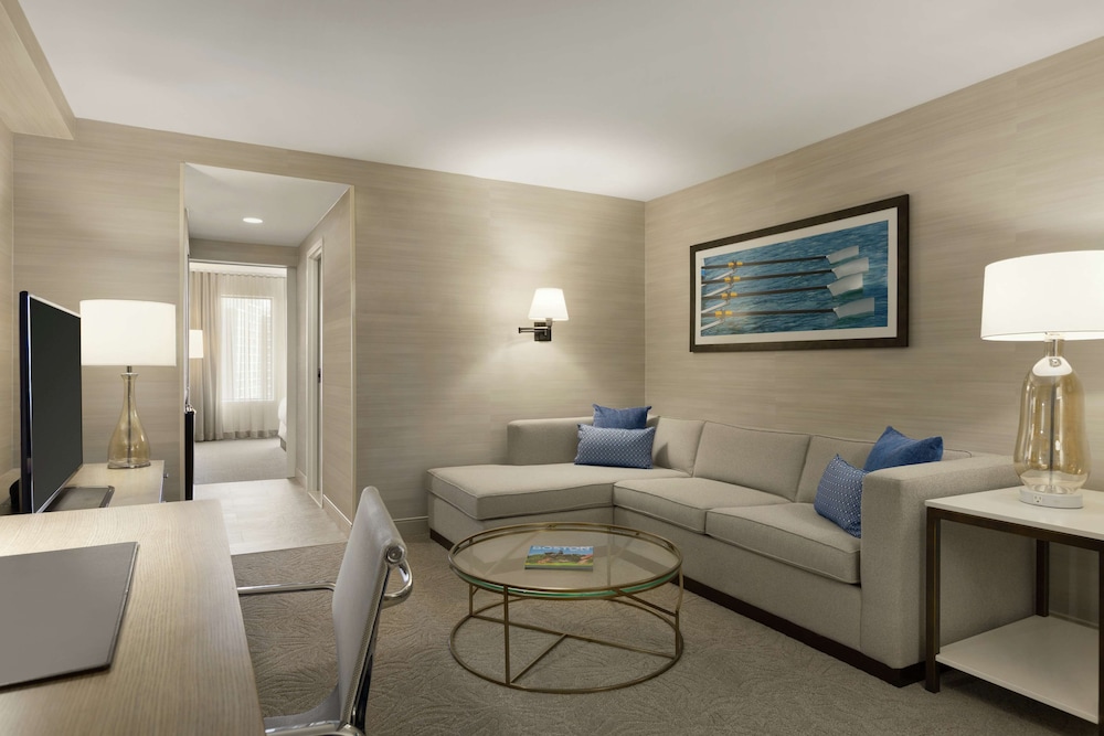 Suite, 1 King Bed (City Skyline)