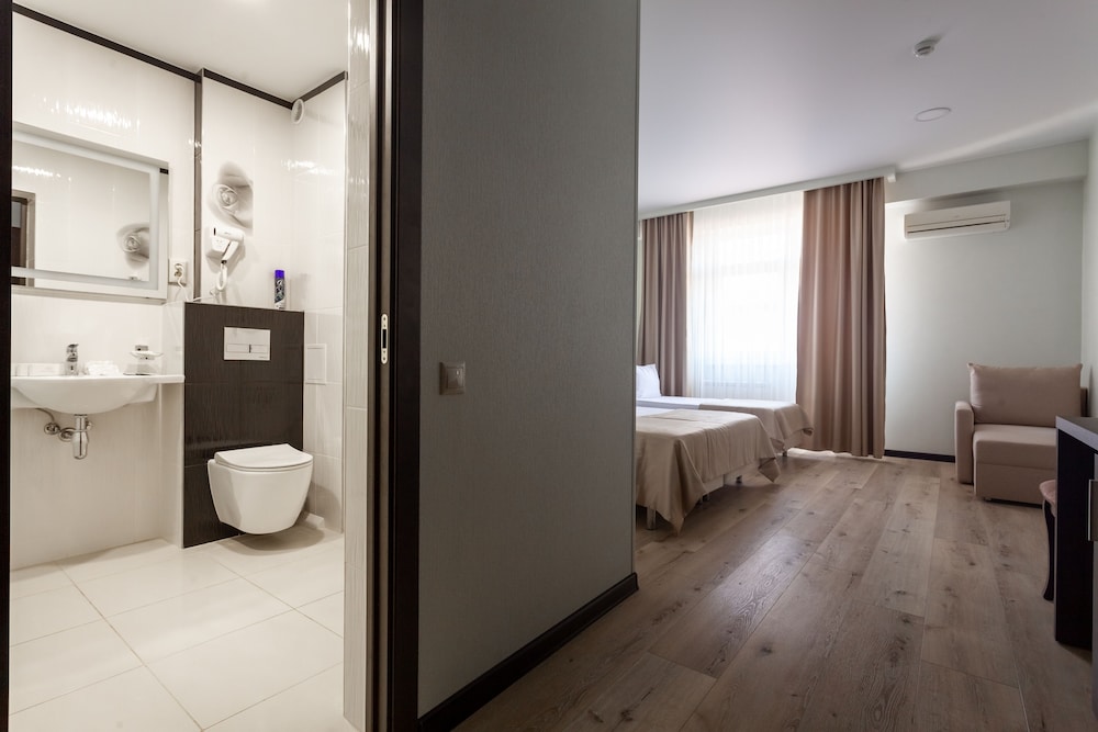 Standard Triple Room photo 2