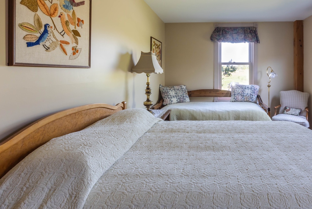 Family Room, Multiple Beds, Accessible, Private Bathroom photo 2