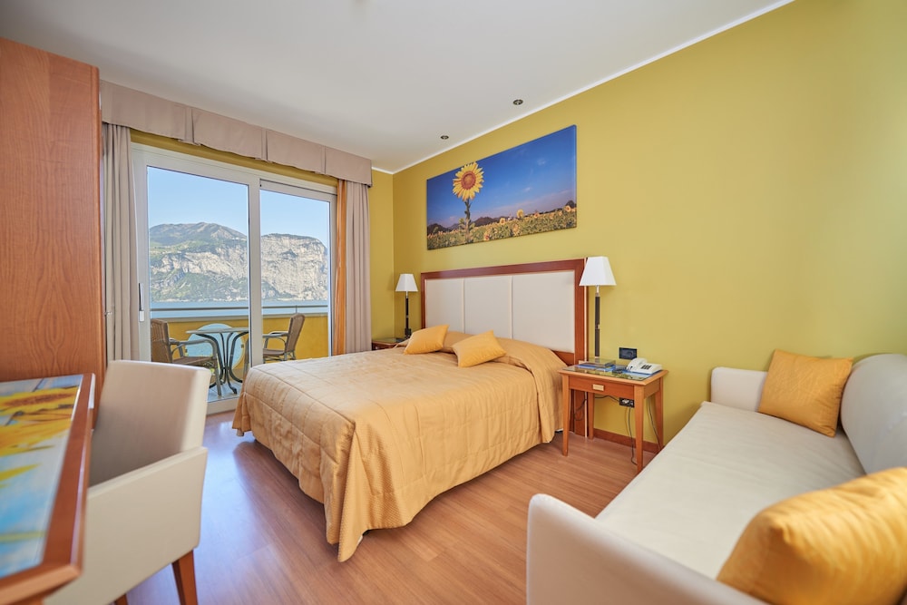 Comfort Double Room, Balcony, Lake View (2 people) photo 2