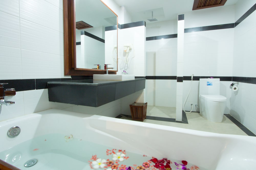 Deluxe Double or Twin Room, 1 Bedroom - Photo 6