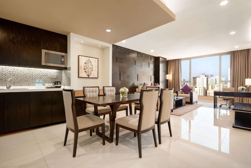 Club Suite, 1 King Bed, Smoking (2 Bedrooms)