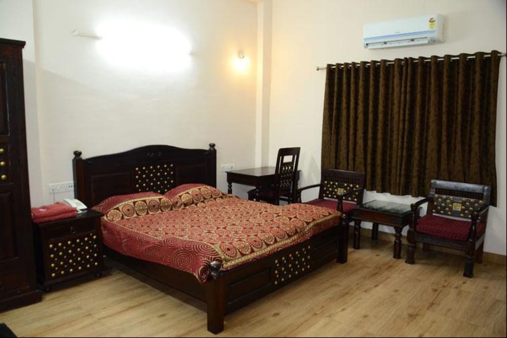 Executive Cottage