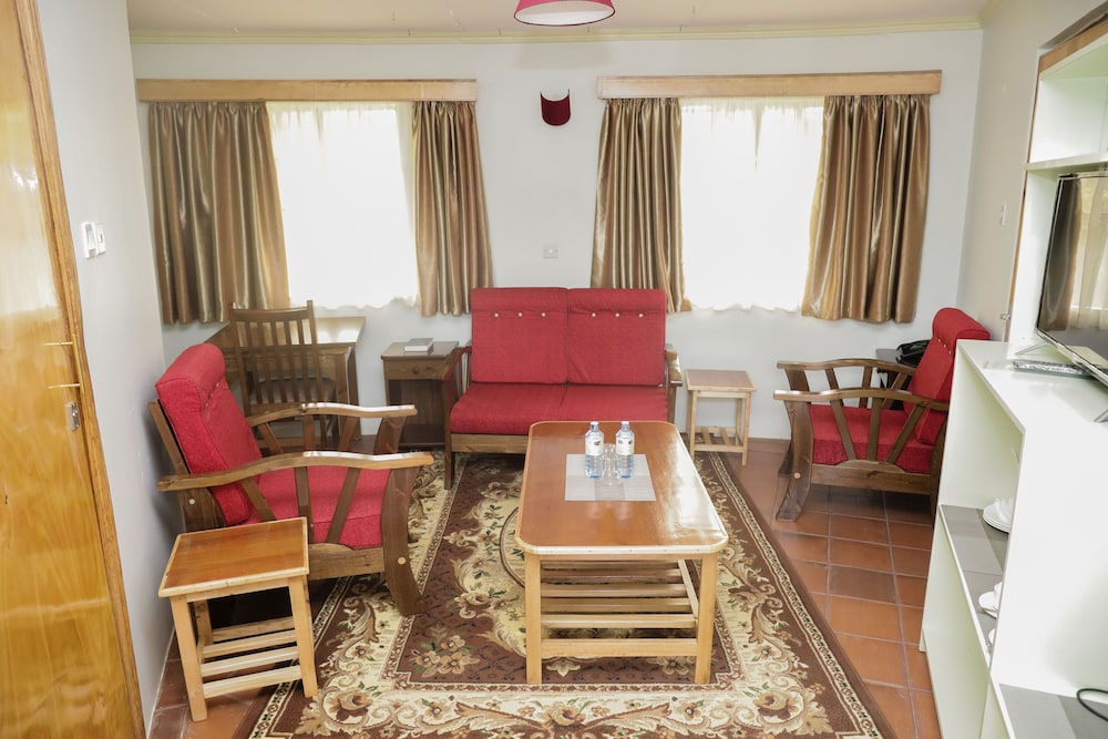 Signature Suite, 2 Bathrooms, Garden View