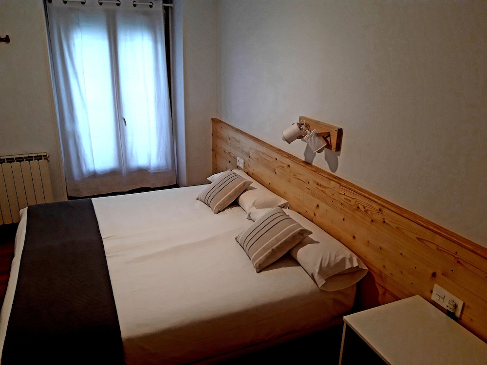 City Double Room, Balcony, Beachside photo 3
