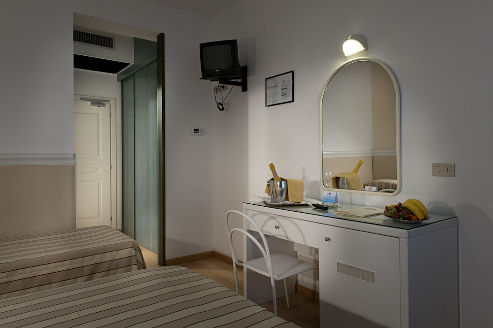 Comfort Room, Terrace - Photo 3