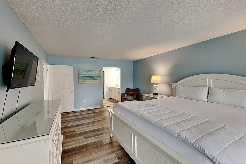 Condo, Multiple Beds, Balcony, Garden View (Villa 712 - No Pets)