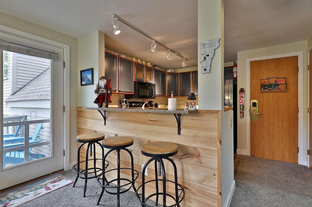 Condo, 2 Bedrooms photo 3