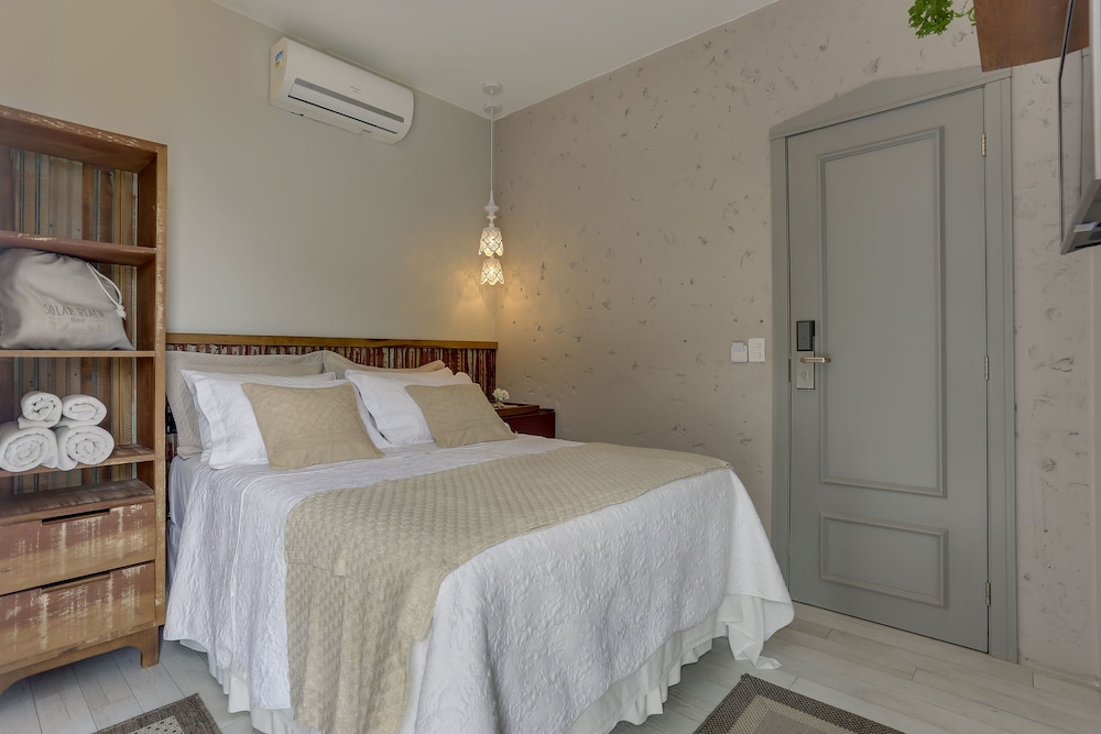 Superior Double Room, Partial Sea View, Beachside photo 3