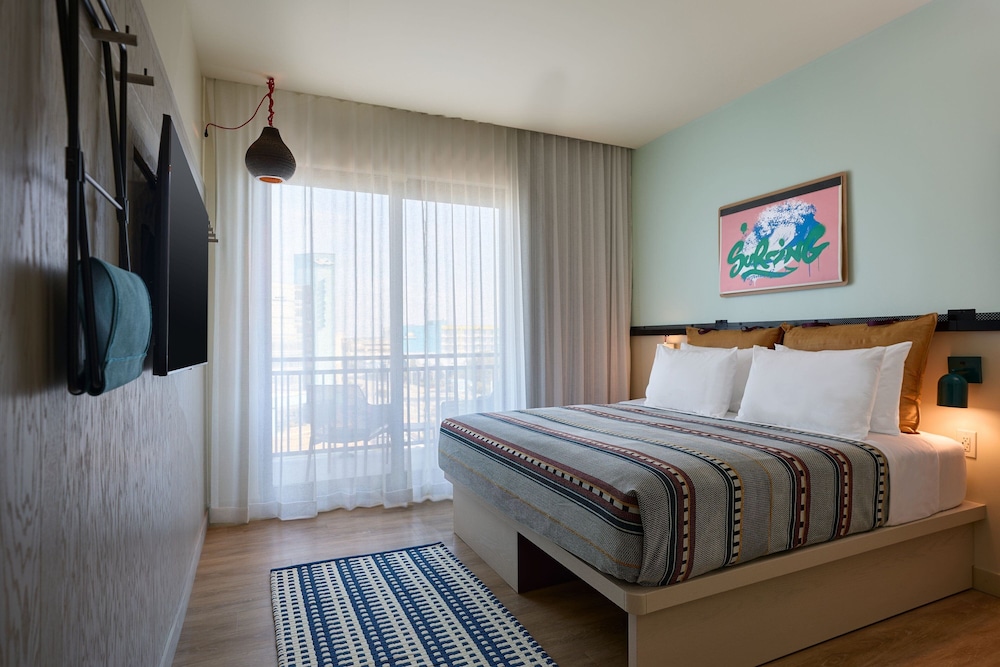 Room, 1 King Bed, City View (Hearing Accessible)
