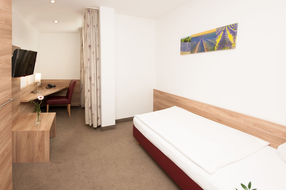 Single Room photo 2