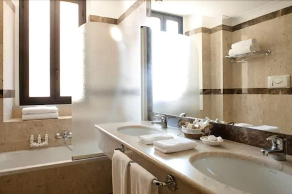 Standard Double Room - Photo 4