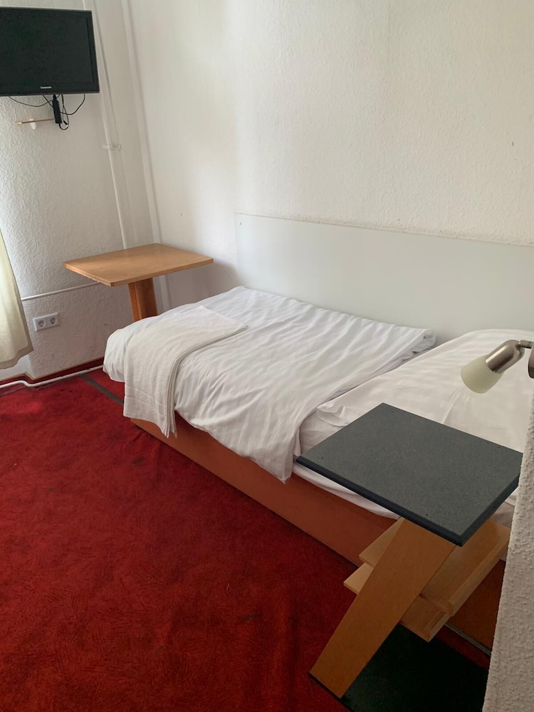 Economy Single Room