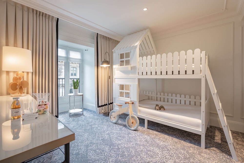 Family Suite (View)