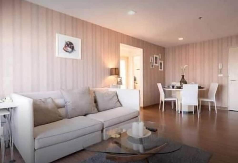 Deluxe Condo photo 1