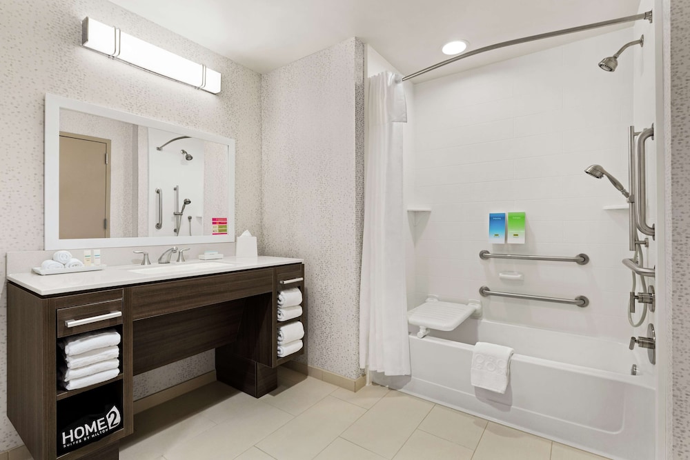 ADA Accessible, Studio, 2 Queen Beds, Accessible, Bathtub (Mobility & Hearing) - Photo 3