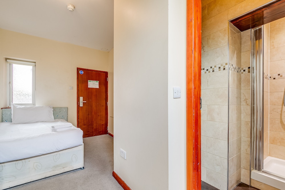 Compact Double Room photo 3