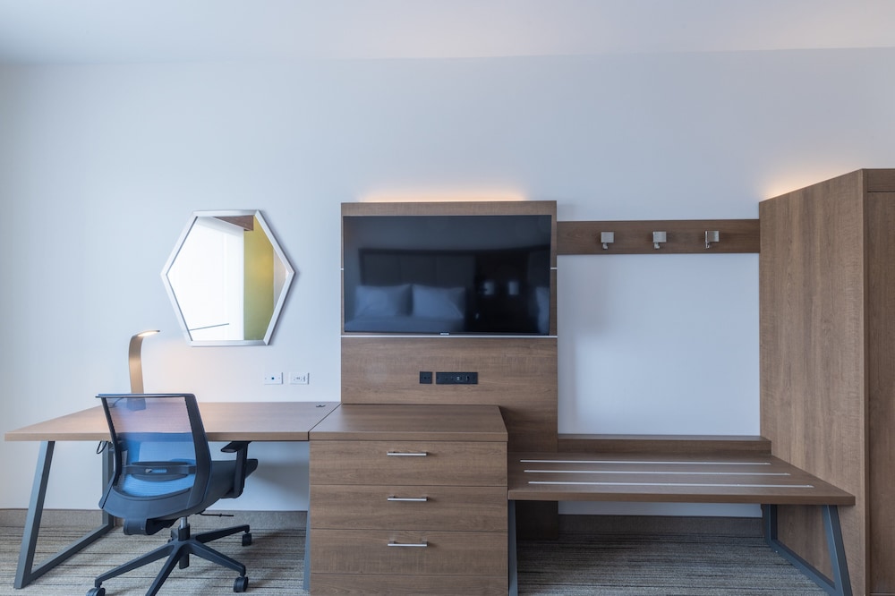 Suite, Multiple Beds - Photo 2