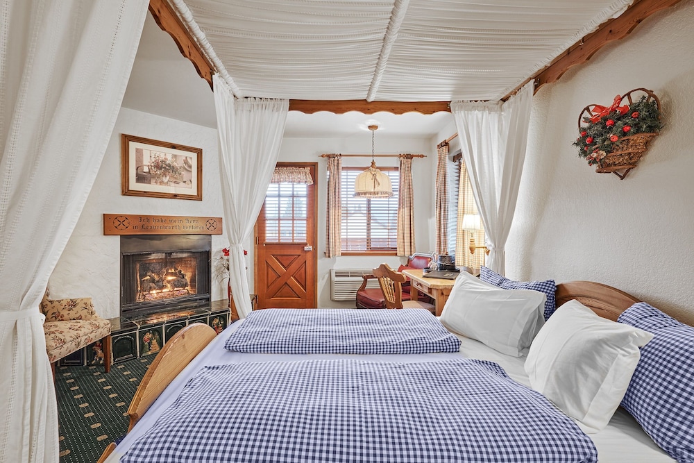 Honeymoon Suite, 1 King Bed photo 2