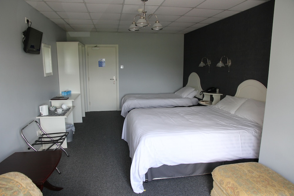 Standard Double or Twin Room - Photo 4