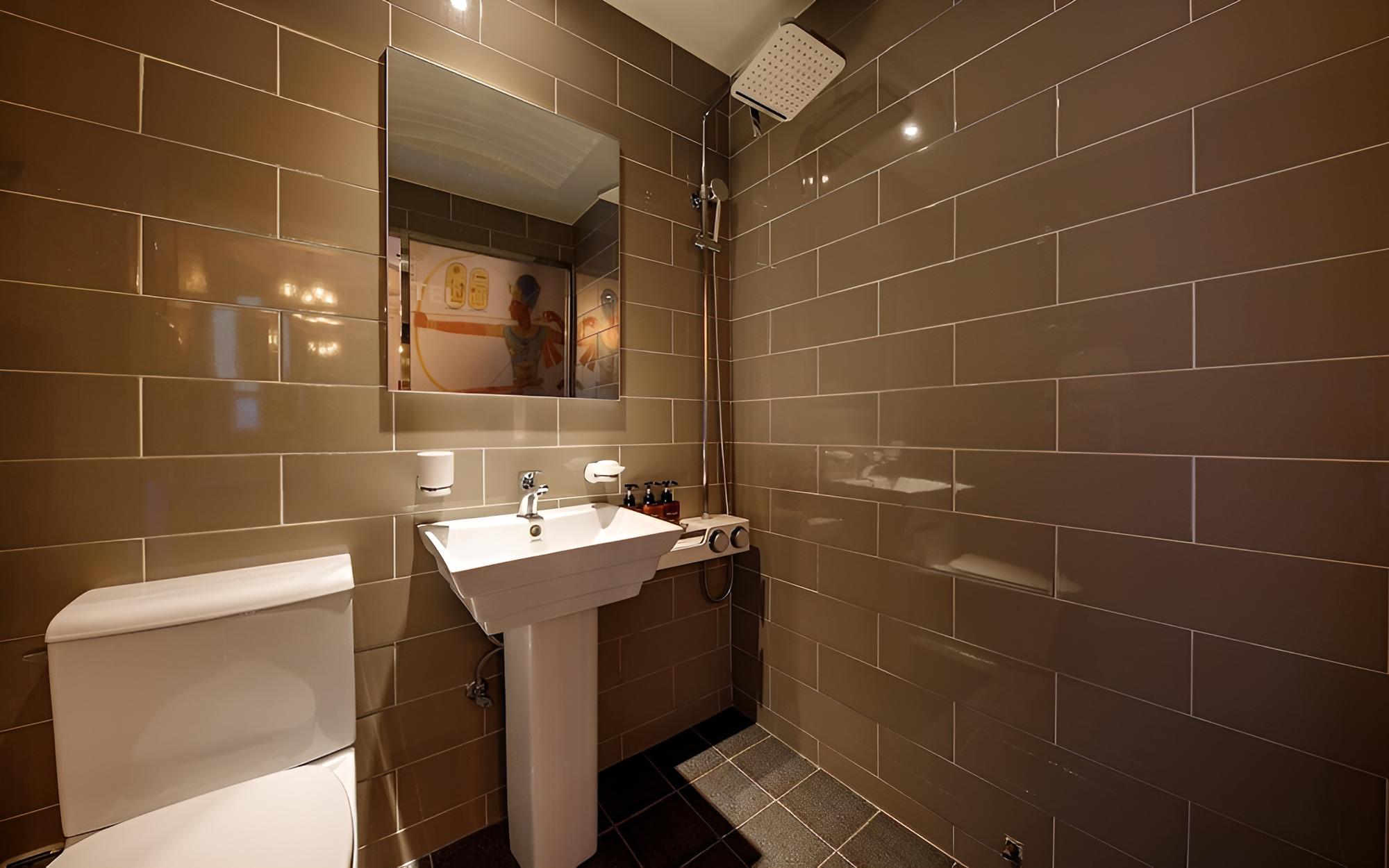 Room (Standard (OTT)) - Photo 13