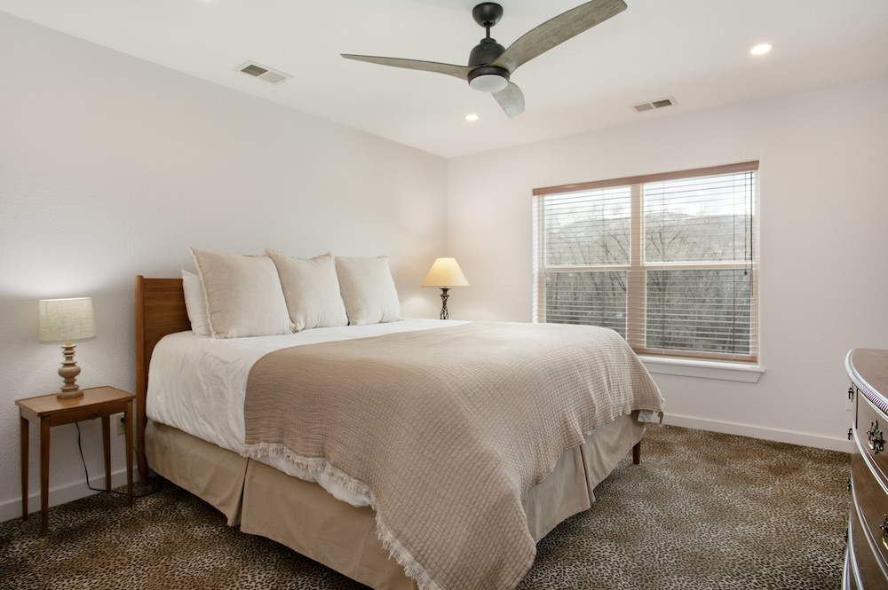 Condo, 3 Bedrooms photo 3