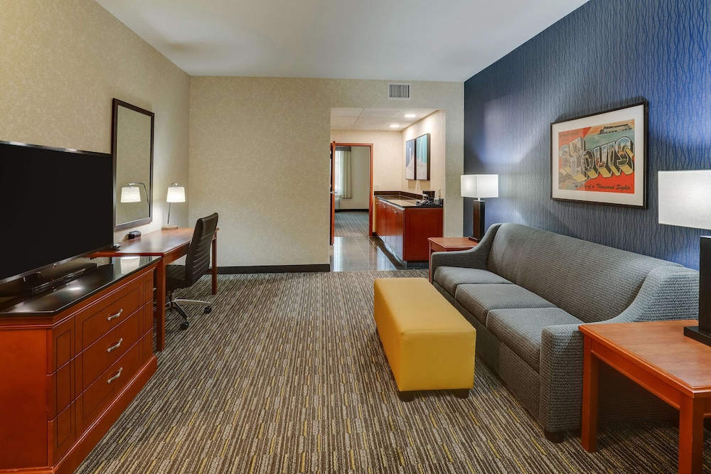Suite, 2 Queen Beds, Accessible, Refrigerator & Microwave (Sofabed, 2 Rooms, Roll in Shower) photo 1