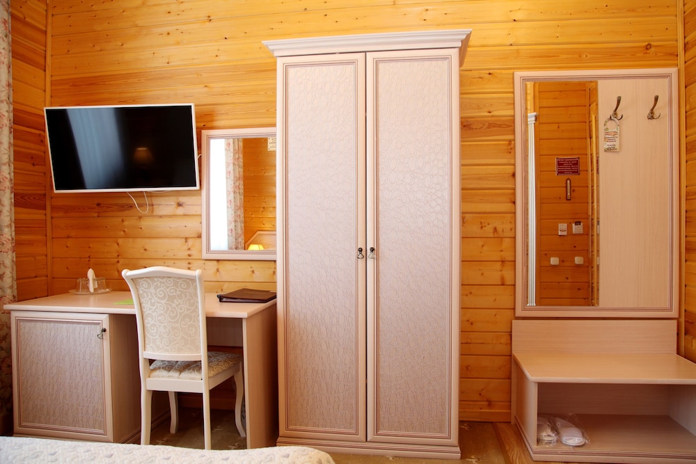 Standard Double Room (Wooden Cottage) photo 2