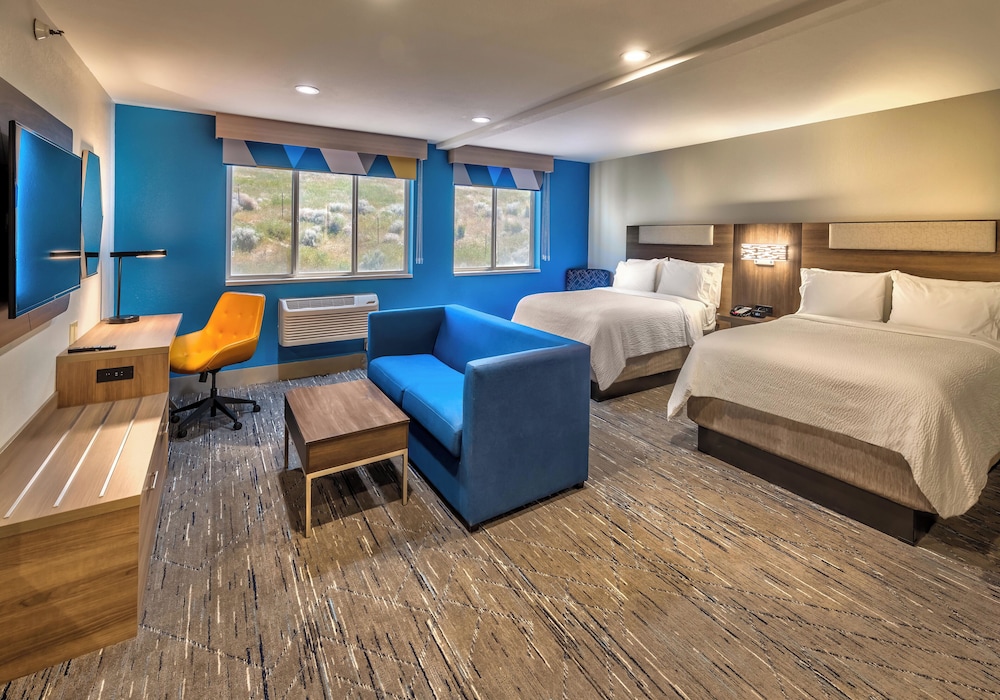 Standard Room, Multiple Beds photo 3