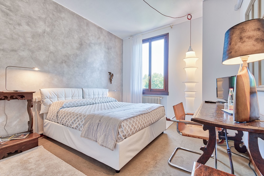 Double Room, Ensuite (2)