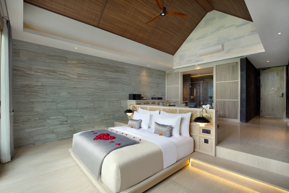 Smart 1 Bedroom Villa with Private Pool & Hot Tub - Photo 4